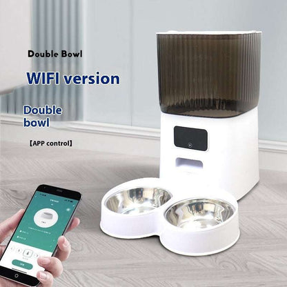 Automatic 5L pet feeder with visual feeding manager for dogs and cats, white and dark brown design, compact size.
